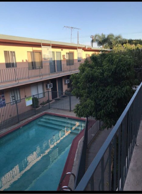Building Photo - Saticoy St Apartments