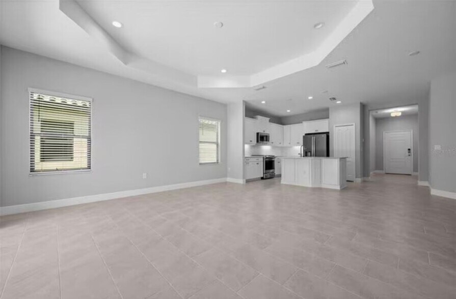 Building Photo - 4338 Tamarind Pl