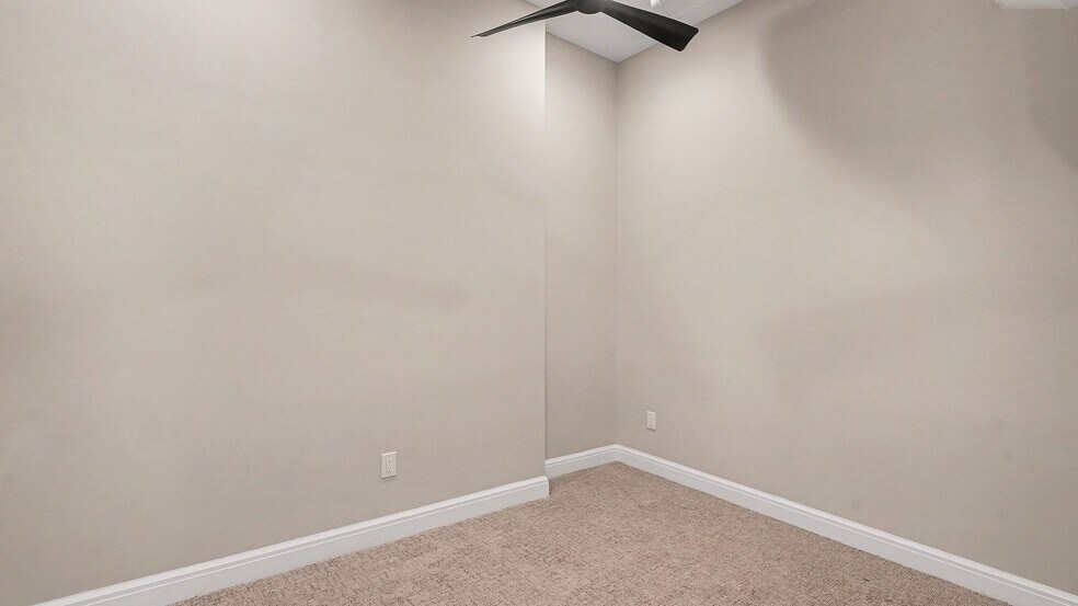 Building Photo - 115 S Main St