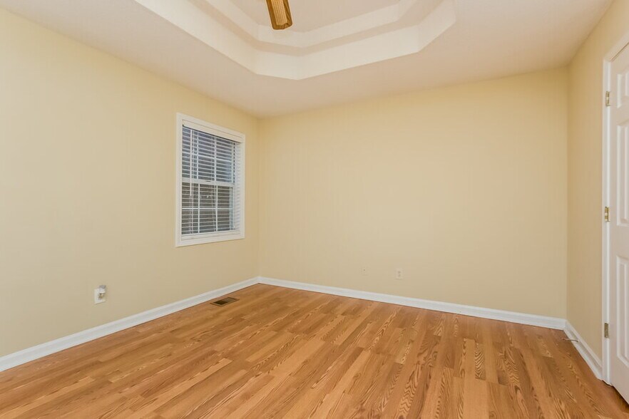 Building Photo - 1610 Summit Ridge