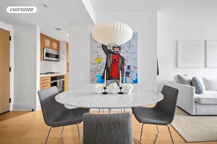 Building Photo - 210 Warren St