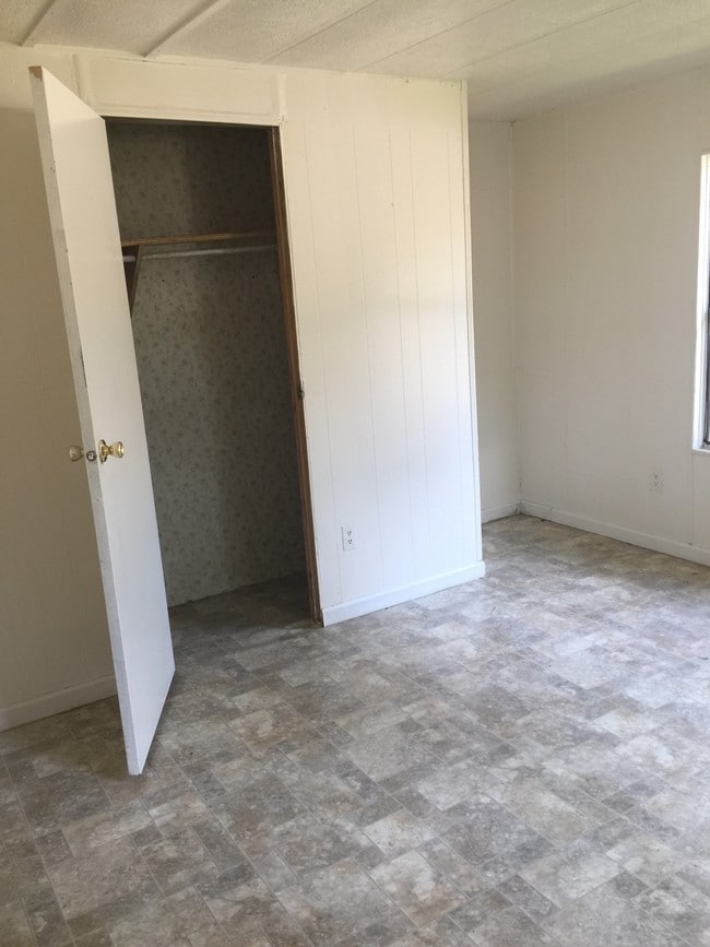 Building Photo - 1325 N Franklin St