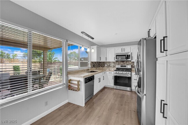 Building Photo - 4186 Sandcastle Dr