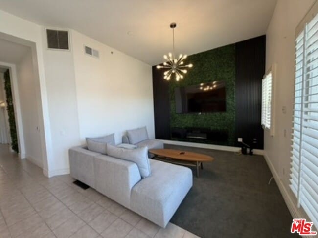 Building Photo - 150 S San Fernando Blvd