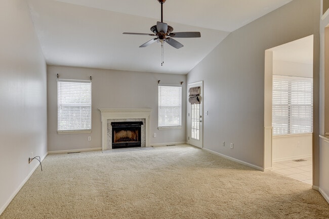 Building Photo - 3004 Helmsdale Ln