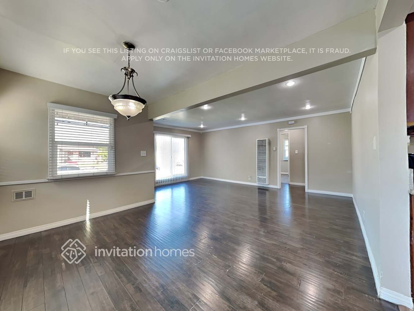 Building Photo - 726 E 99th St