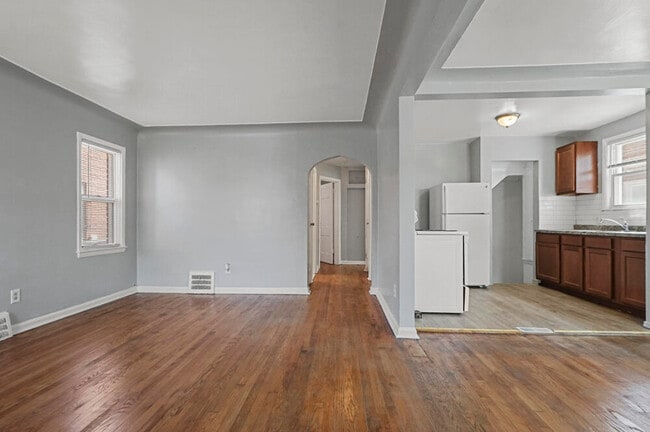 Building Photo - 18278 Manor