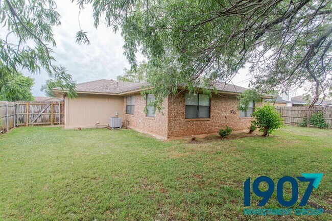 Building Photo - SPECIAL OFFER! Move In Now & Get 50% Off Y...