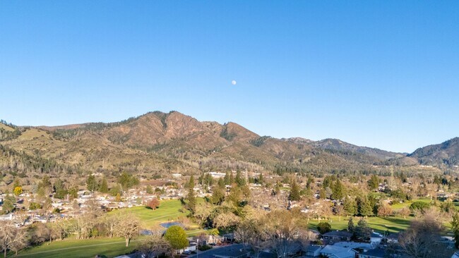 Building Photo - Breathtaking Views & Luxurious Furnished Rental in Oakmont's 55+ Community!