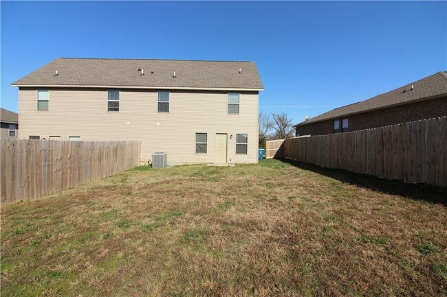 Building Photo - 5001 Town Vu Rd