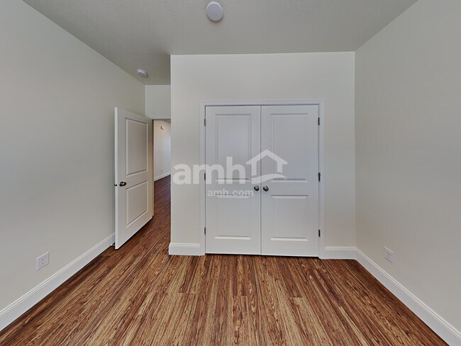 Building Photo - 3341 S 2580 W