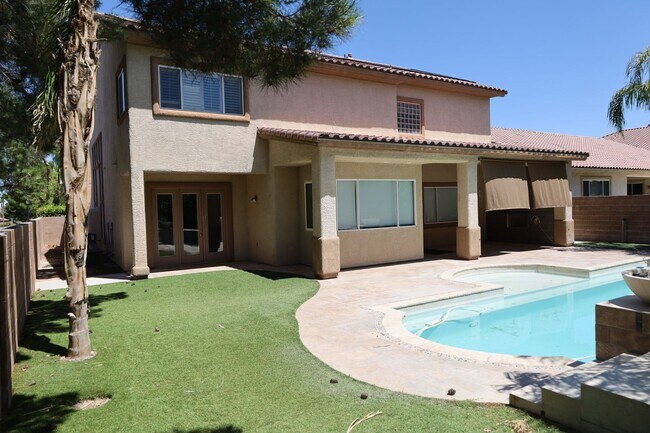 Building Photo - Fully Upgraded 5 Bedroom 4.5 Bathroom in Guard Gated Foothills Community!