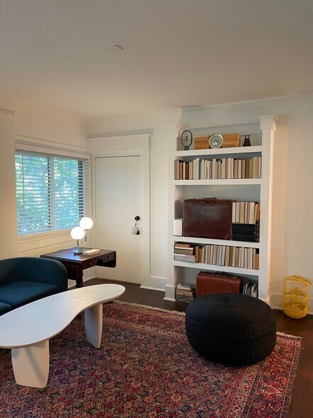 Building Photo - 134 Elysian Way NW