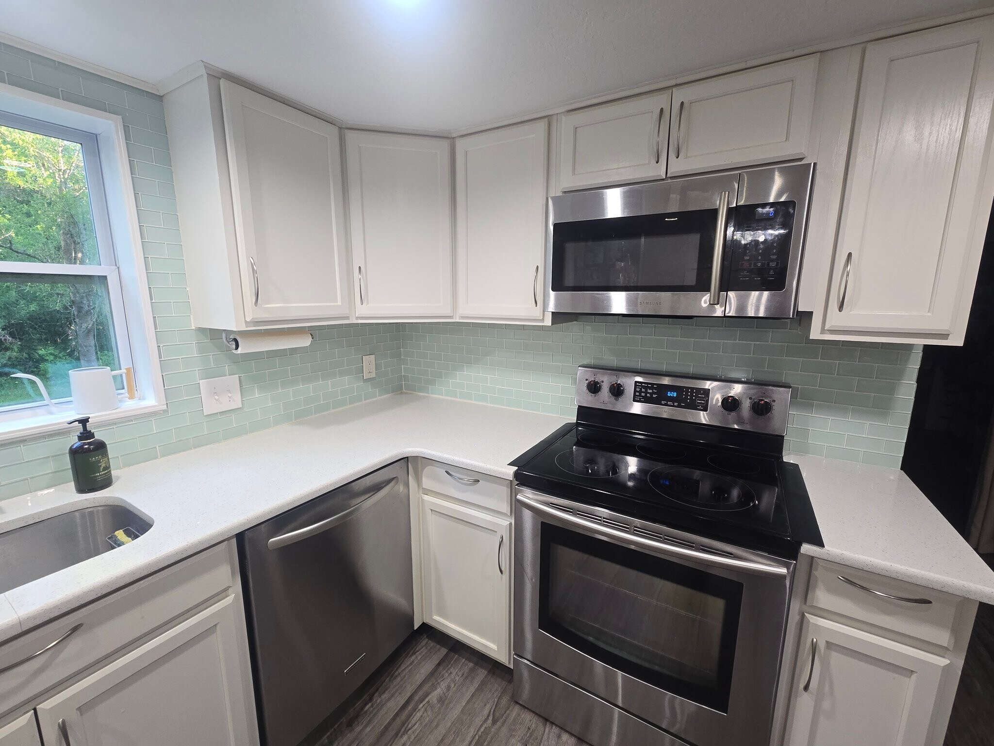Building Photo - 713 St Michael Ln