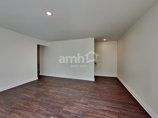 Building Photo - 269 Pecan Dr