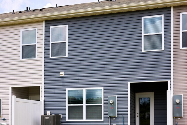Building Photo - 753 Embark Cir