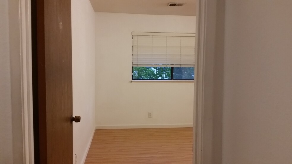 Building Photo - 170 Mohave Ter