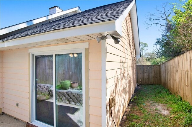 Building Photo - 5631 Bentley Ln