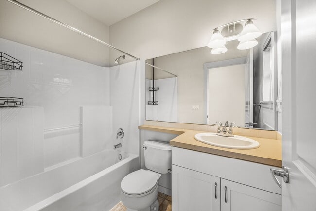 Building Photo - 2160 Yakima Ct