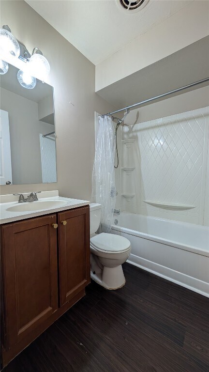 Building Photo - 303 Eggering Dr