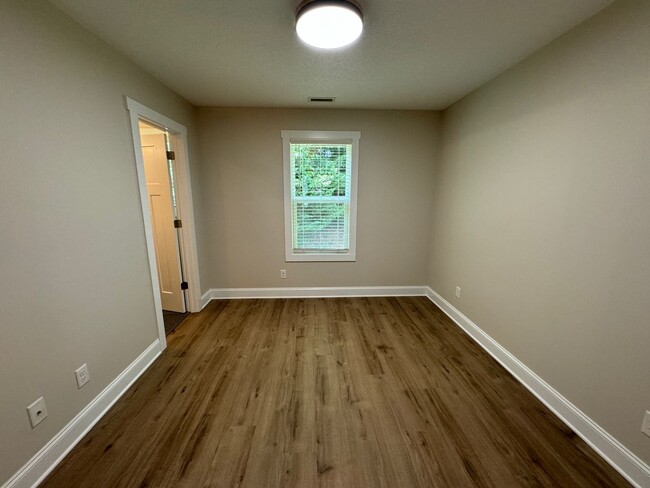 Building Photo - West AVL - Remodeled Two Bedroom Home Avai...