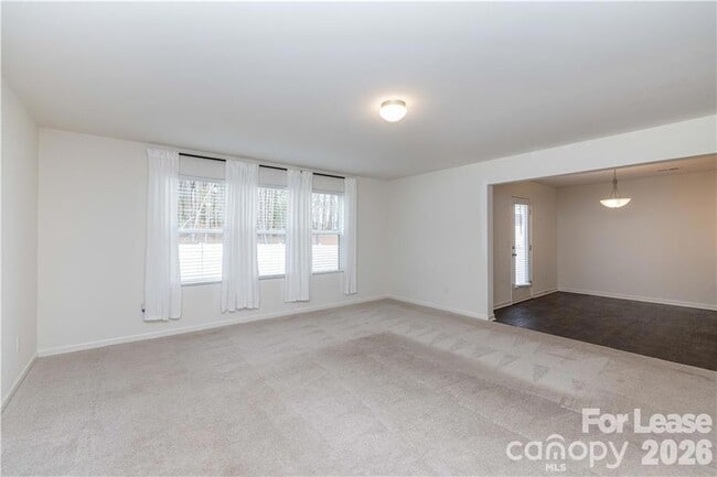 Building Photo - 824 Yorkshire Dr