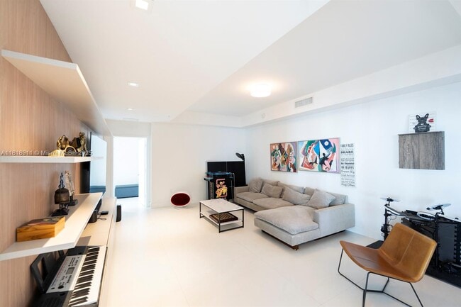 Building Photo - 330 Sunny Isles Blvd
