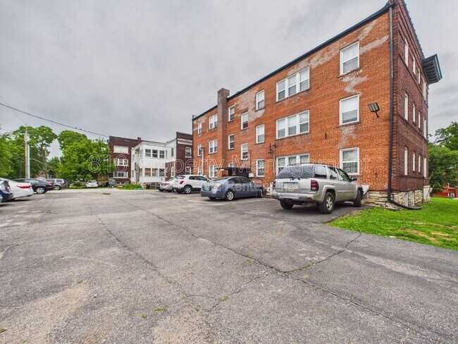 Building Photo - 3723 Wyoming St