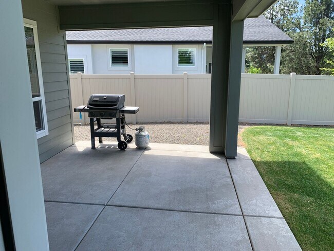 Building Photo - Newer Star Single Family Home!!!