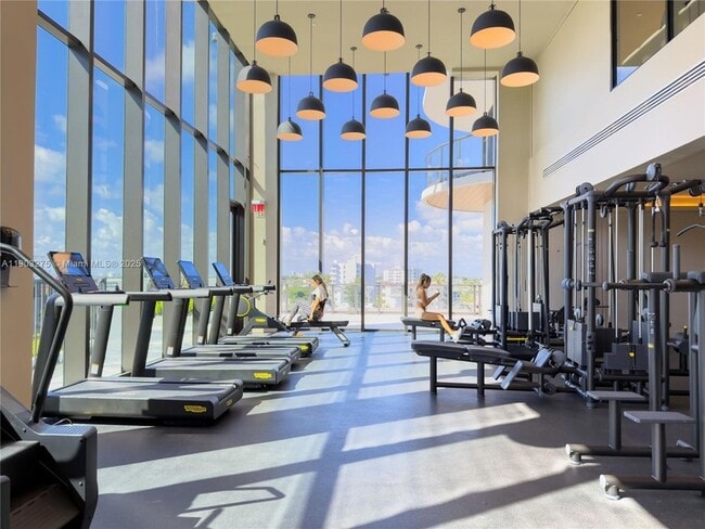 Building Photo - 580 72nd St