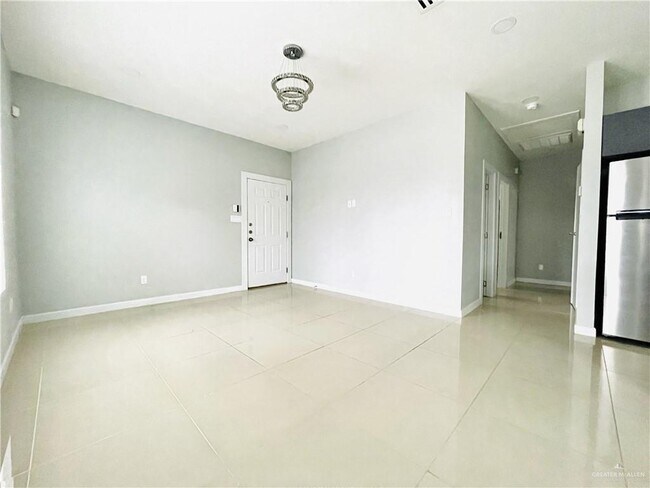 Building Photo - 23 Summerland Ln