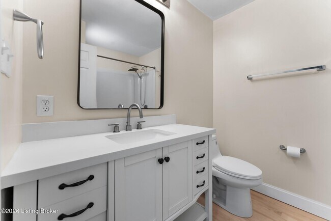 Building Photo - 320 Highwood Dr
