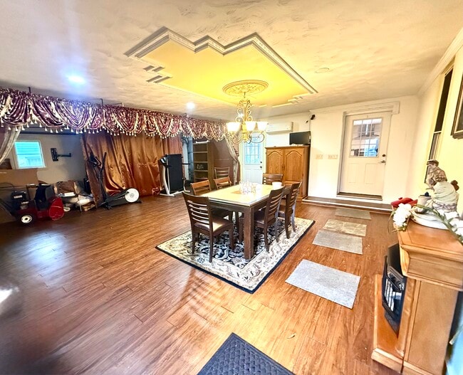 Building Photo - Seneca Turnpike East 220/222