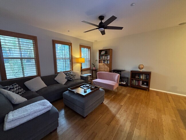 Primary Photo - 92 Sarabande