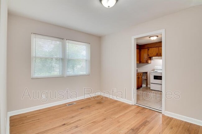 Building Photo - 2004 Shark Dr