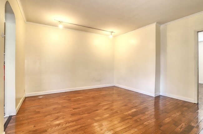 Building Photo - 911 17th St