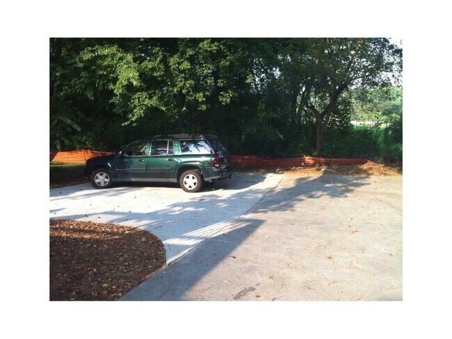 Building Photo - 1476 Monroe Dr NE