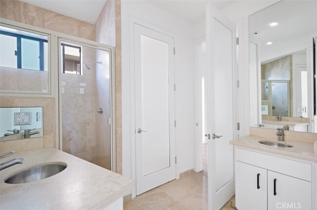 Building Photo - 648 Mystic View