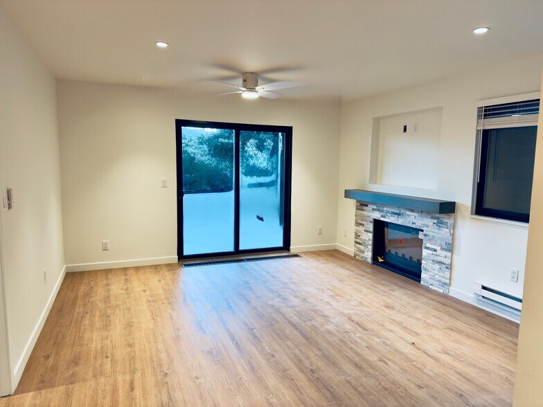 Building Photo - 2025 Canyons Resort Dr