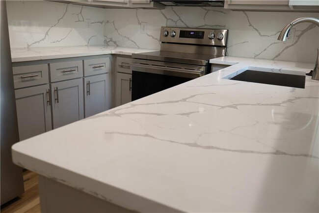 Building Photo - 5120 Railroad Ave