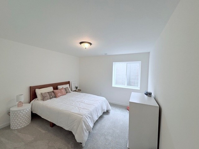 Building Photo - 5290 Pinecrest Ct N