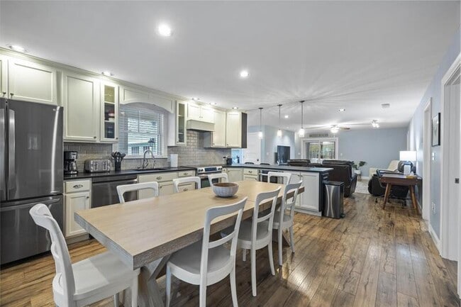 Building Photo - 34 Furbish Rd