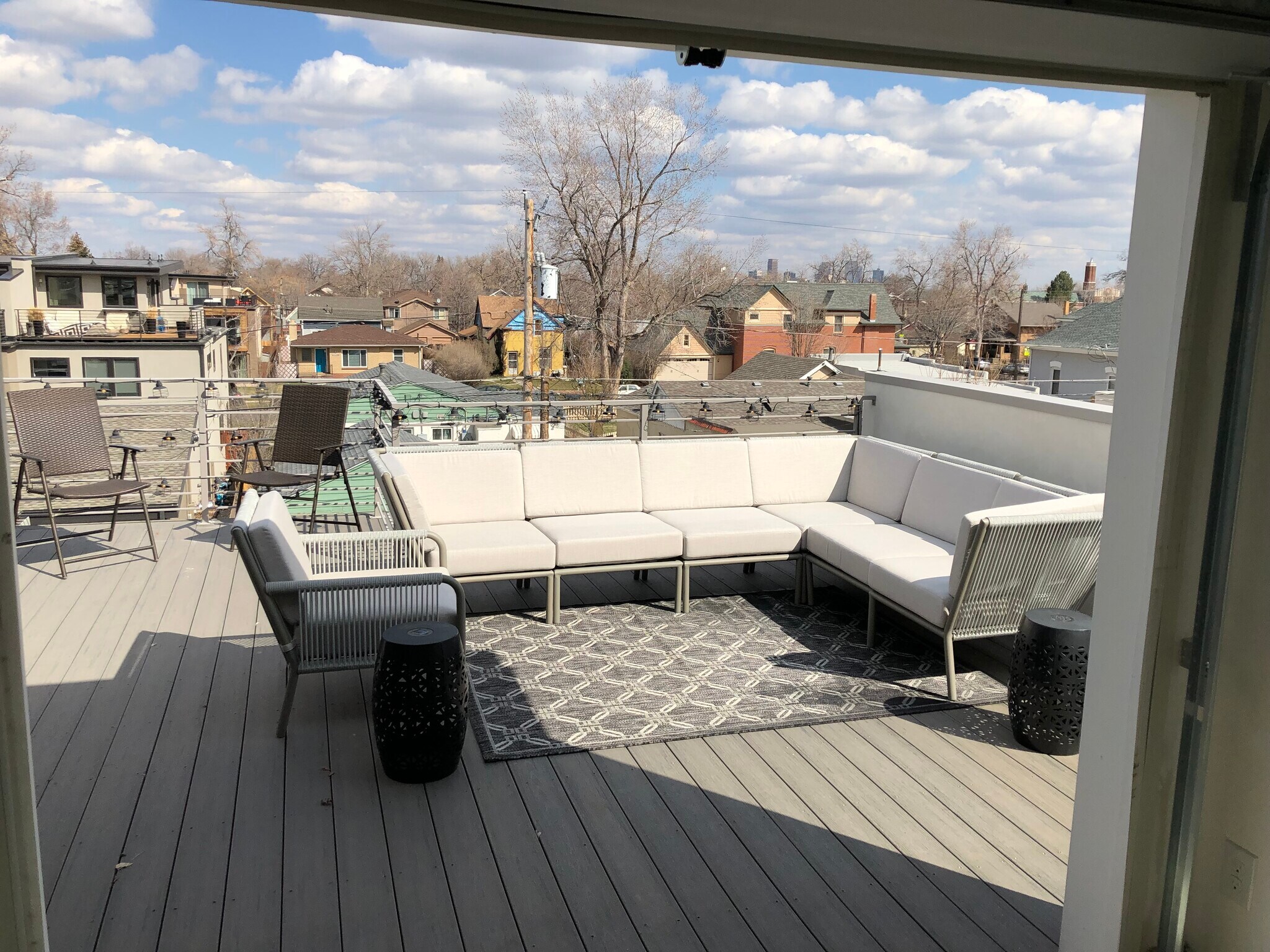 Building Photo - 3528 Stuart St