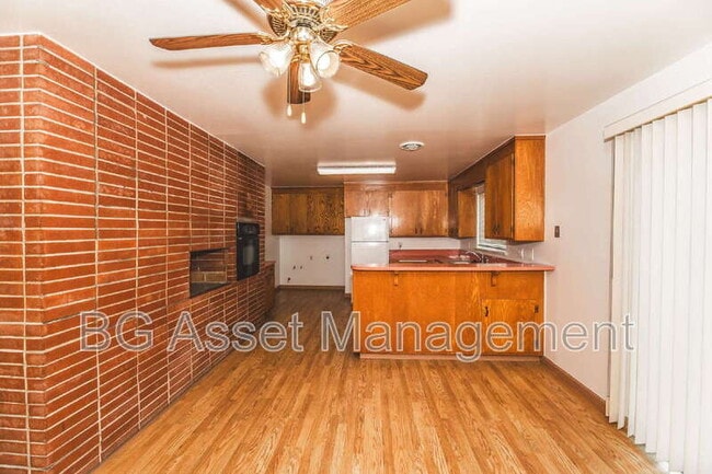 Building Photo - 1011 Manor Rd