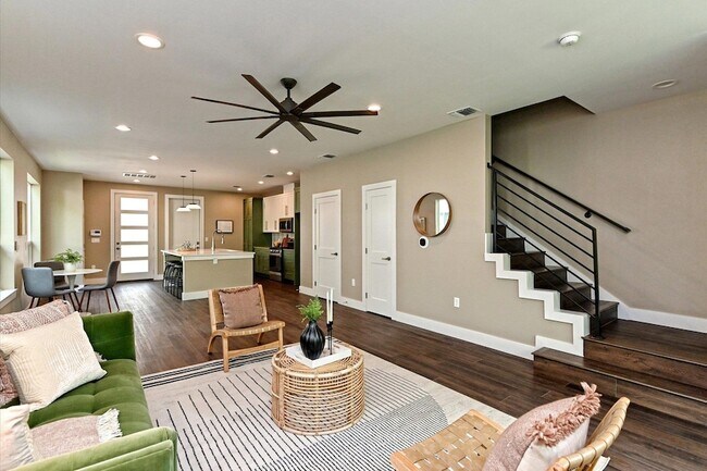 Building Photo - 1202 Cometa St