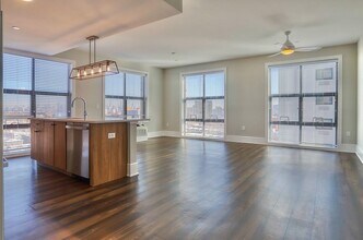 Building Photo - 32 Oakland Ave