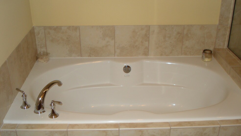 Building Photo - 2950 Mt Wilkinson Pkwy SE