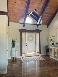 Building Photo - Beautiful 2 Bedrooms Plus Office, 3 Bathro...
