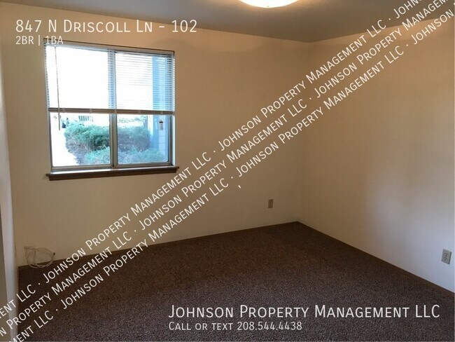 Building Photo - 847 N Driscoll Ln