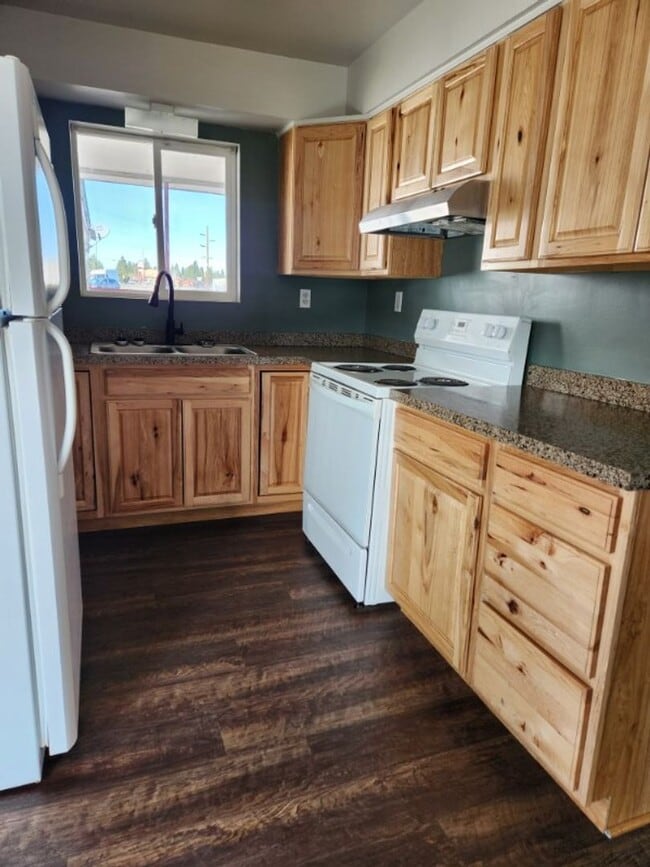 Building Photo - 6344 Eastside Hwy